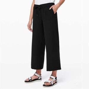 Lululemon On the Fly Wide-Leg 7/8 Pant *Woven